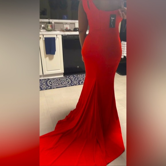 Brand new, never worn. Only tried on once - Picture 1 of 1